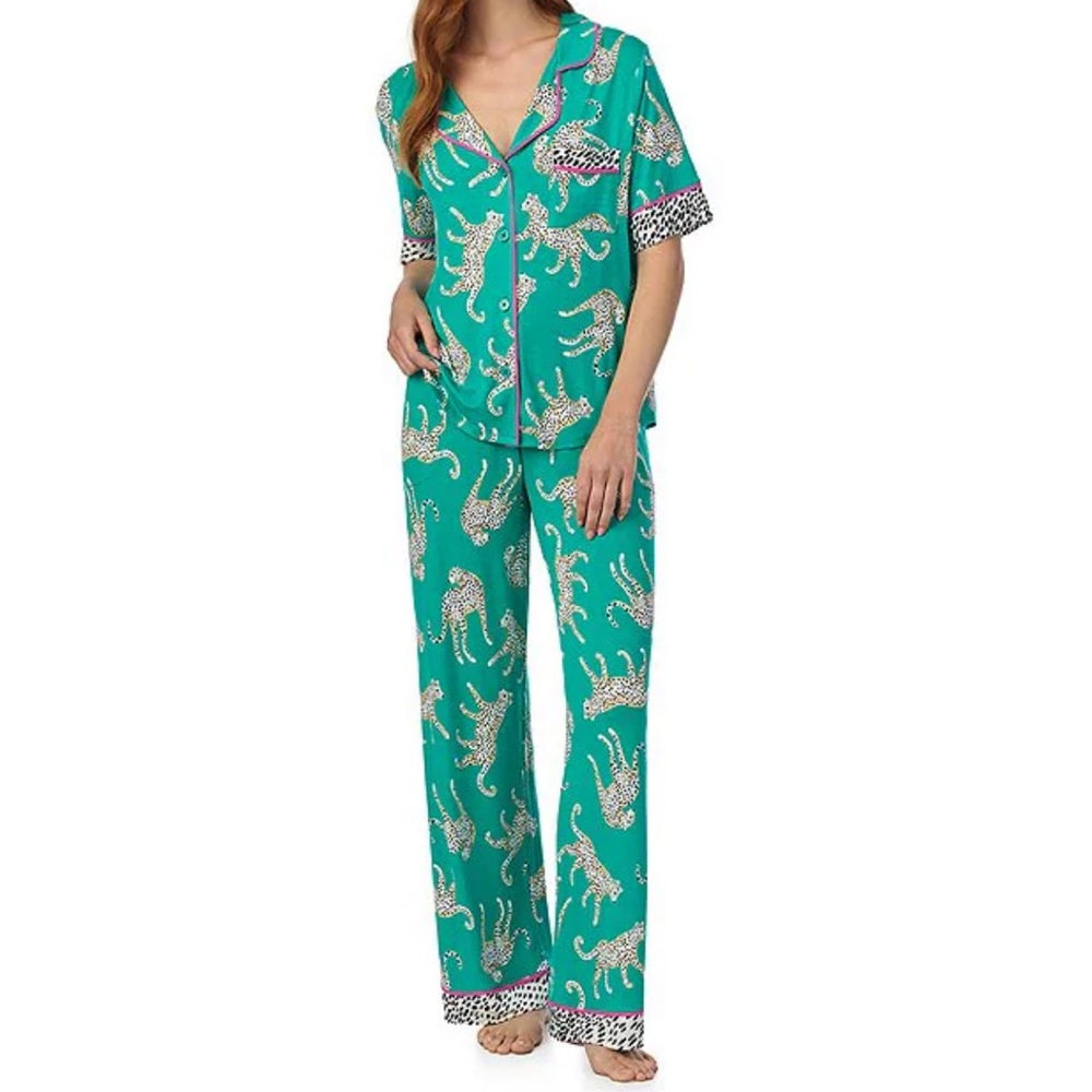 Cheetah Print Short Sleeve Notch Collar Knit Pajama Set, size large